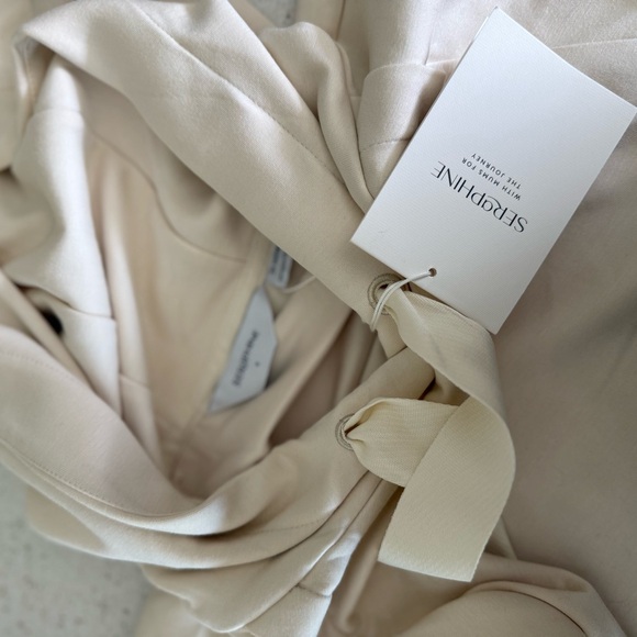 Maternity Nursing Hoodie - Picture 4 of 4